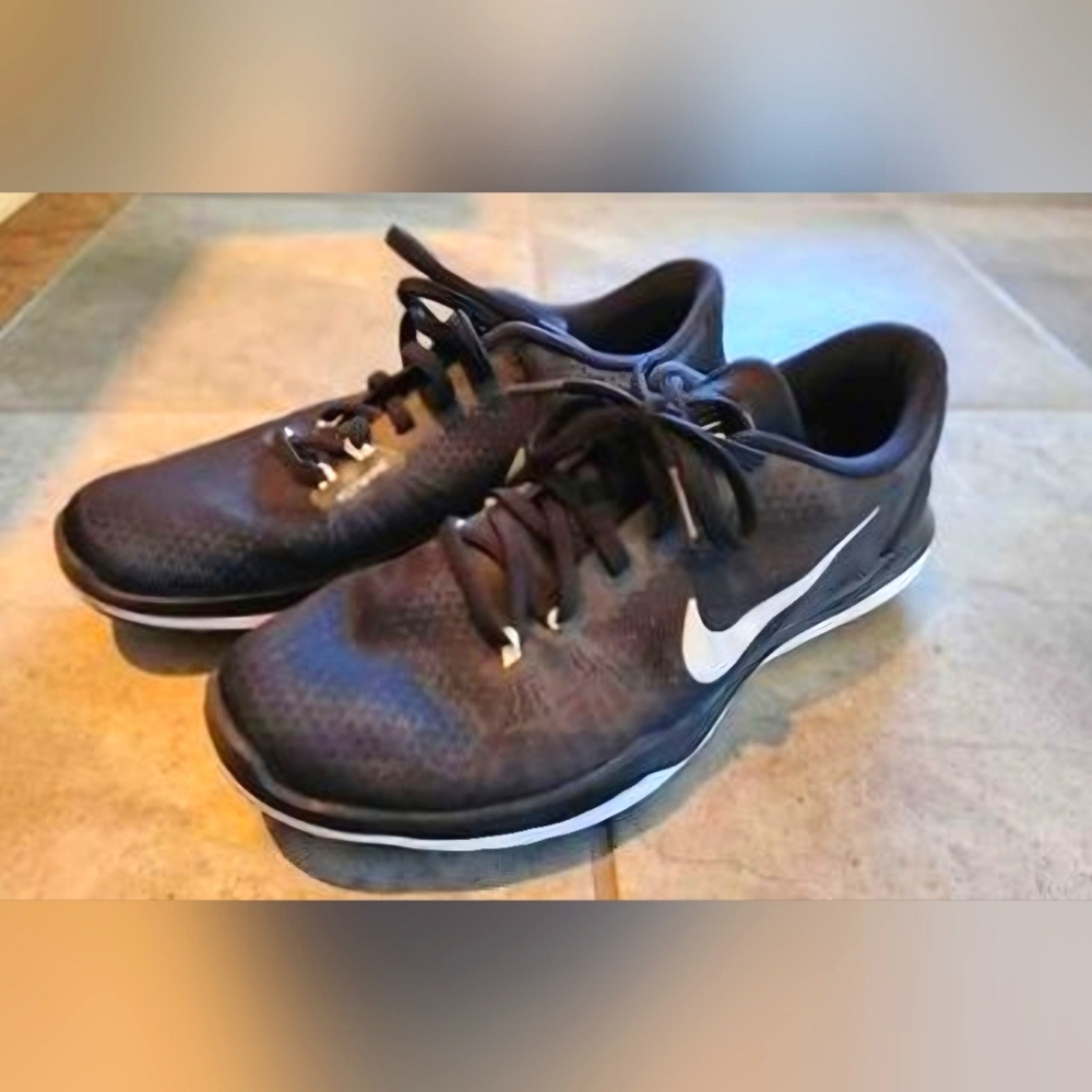 Women Nike Shoes 7.5